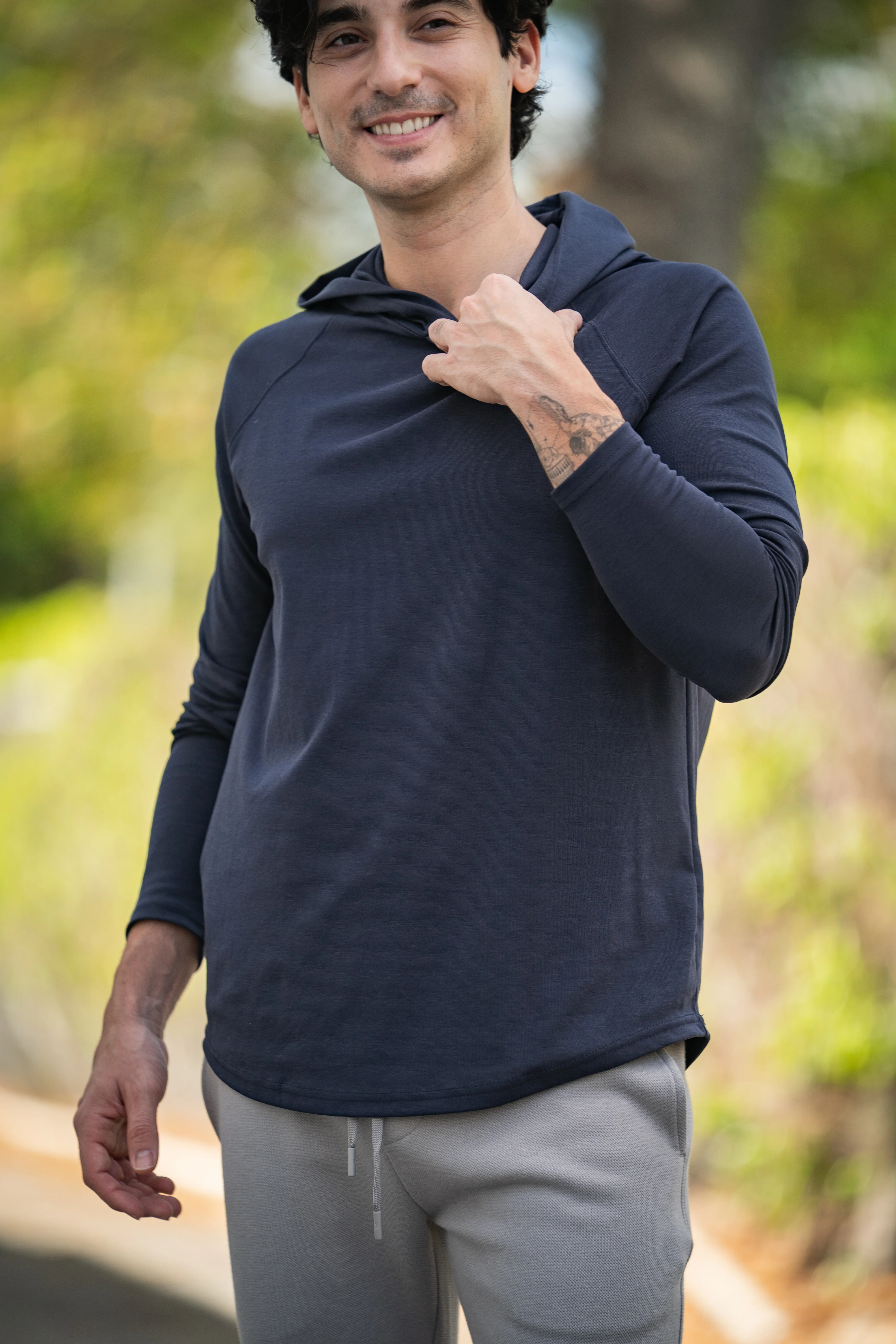 Aero Knit Hooded T Navy - Image 3