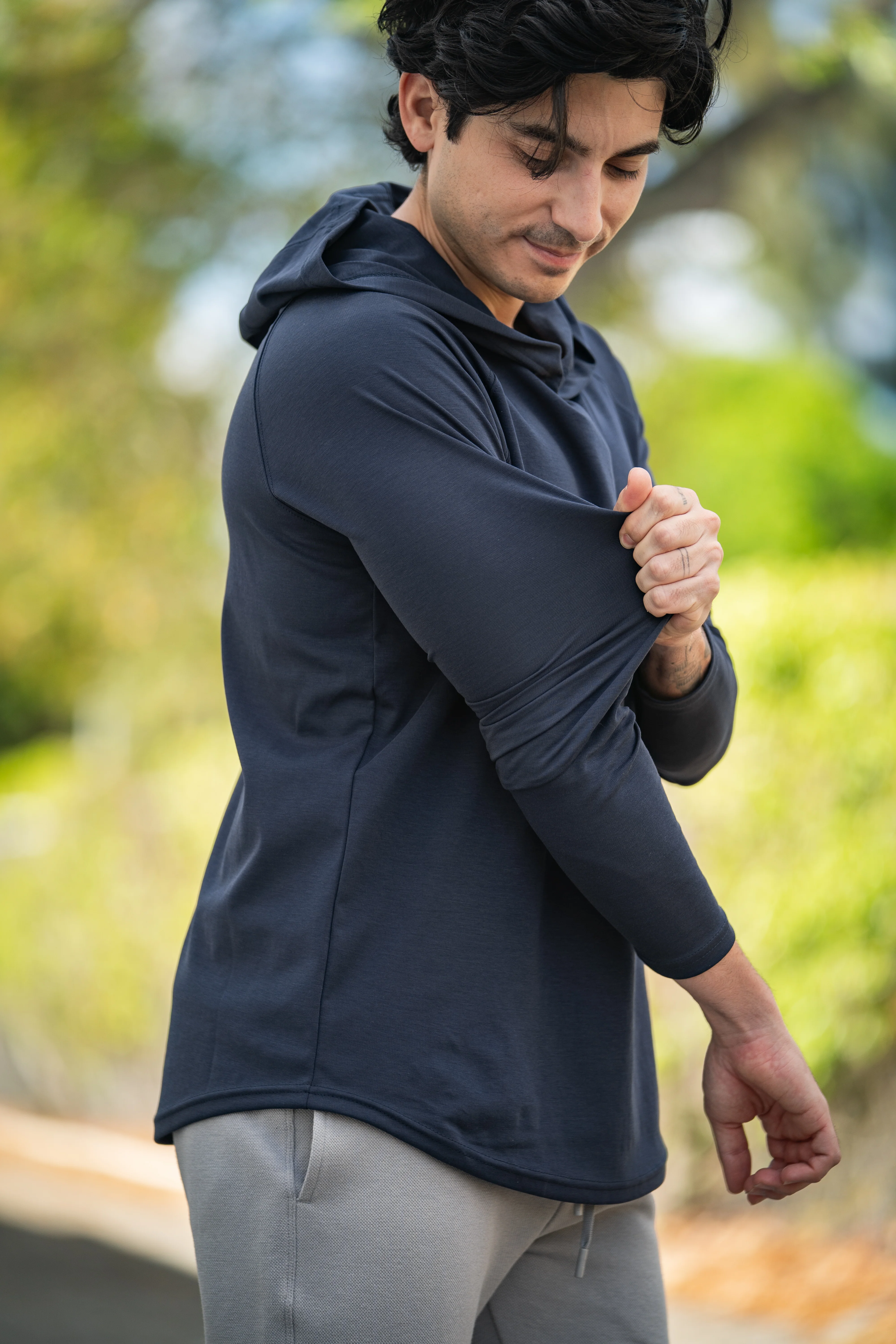 Aero Knit Hooded T Navy - Image 7