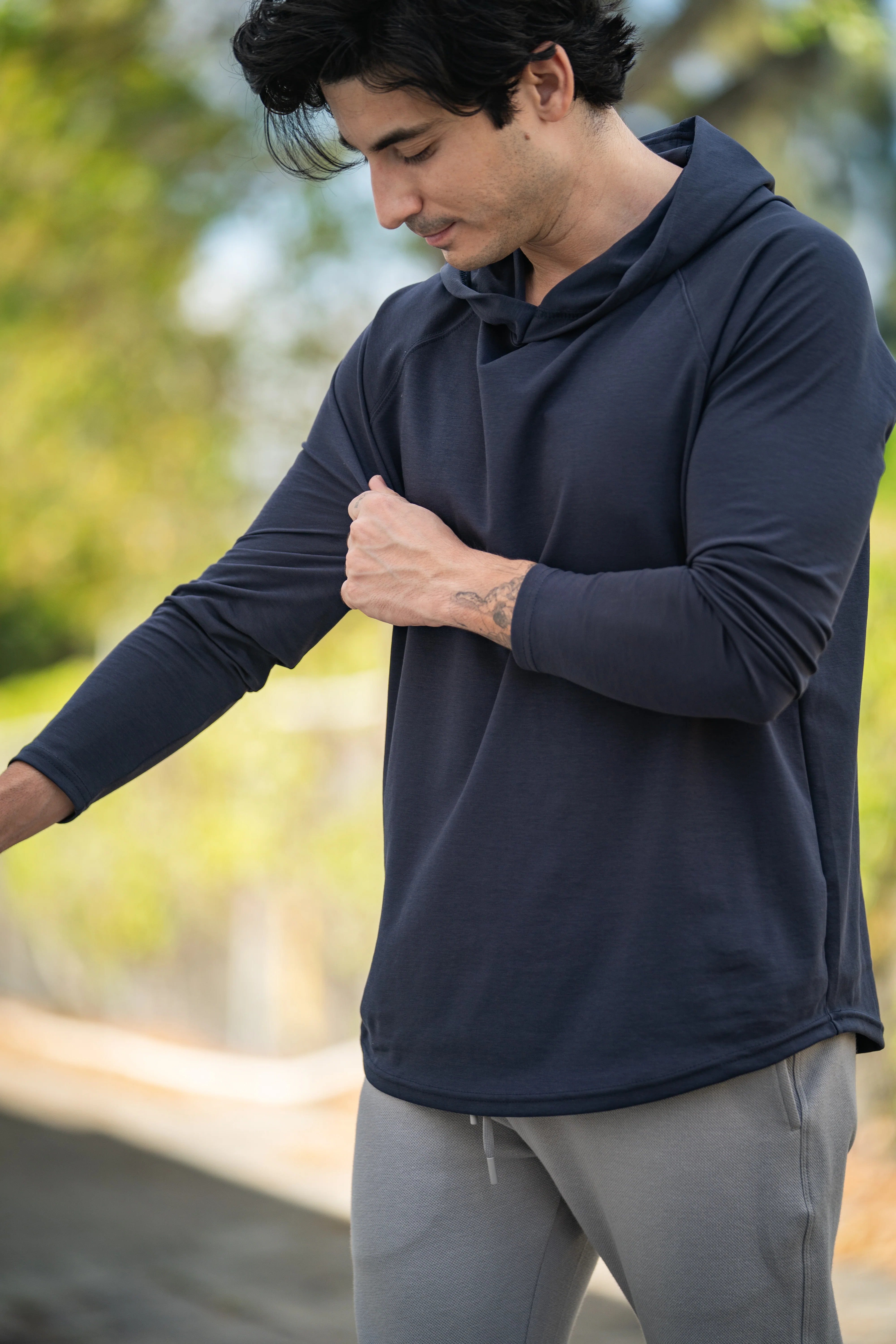 Aero Knit Hooded T Navy - Image 9