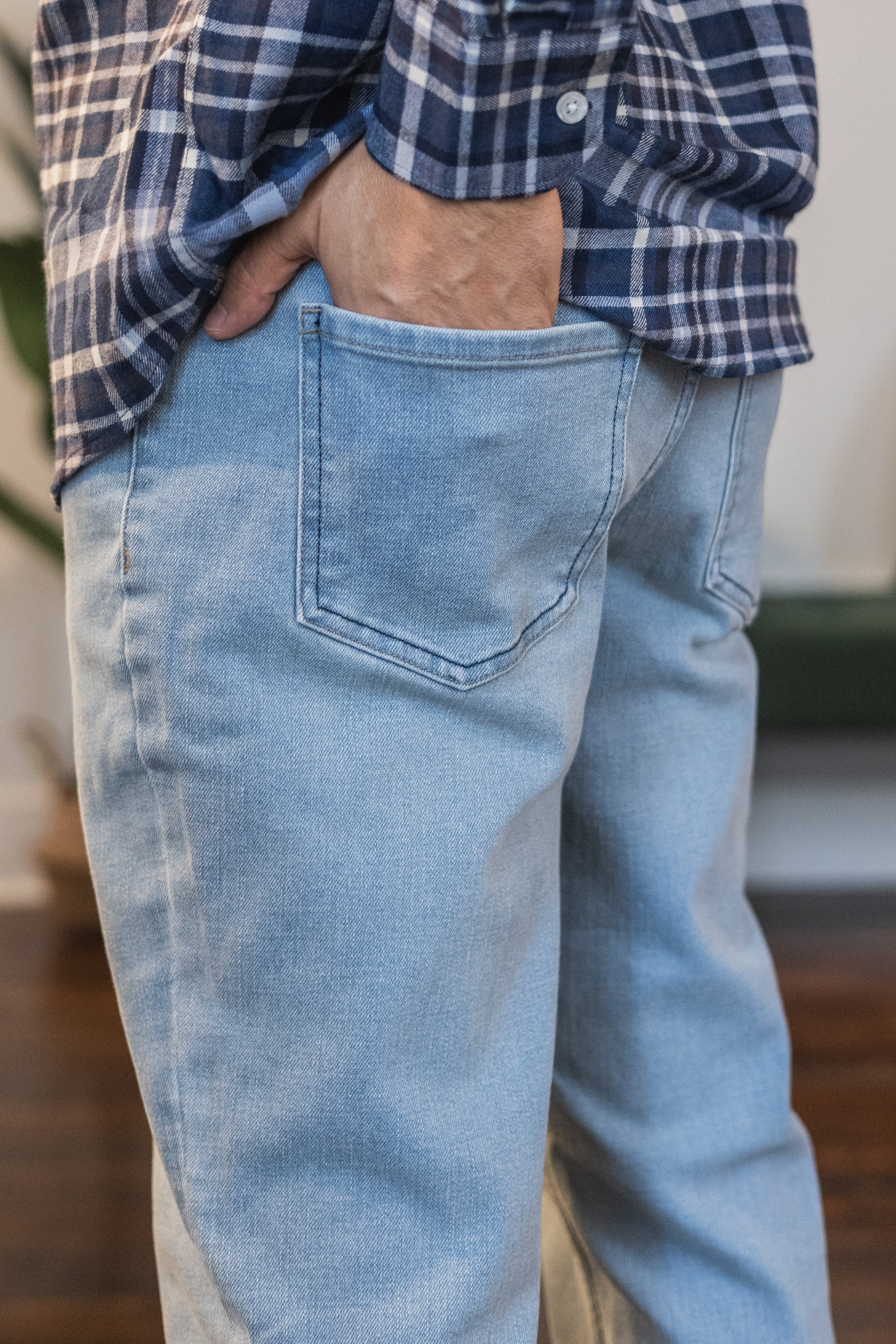 Straight Fit Stretch Jeans Light Wash - Image 5