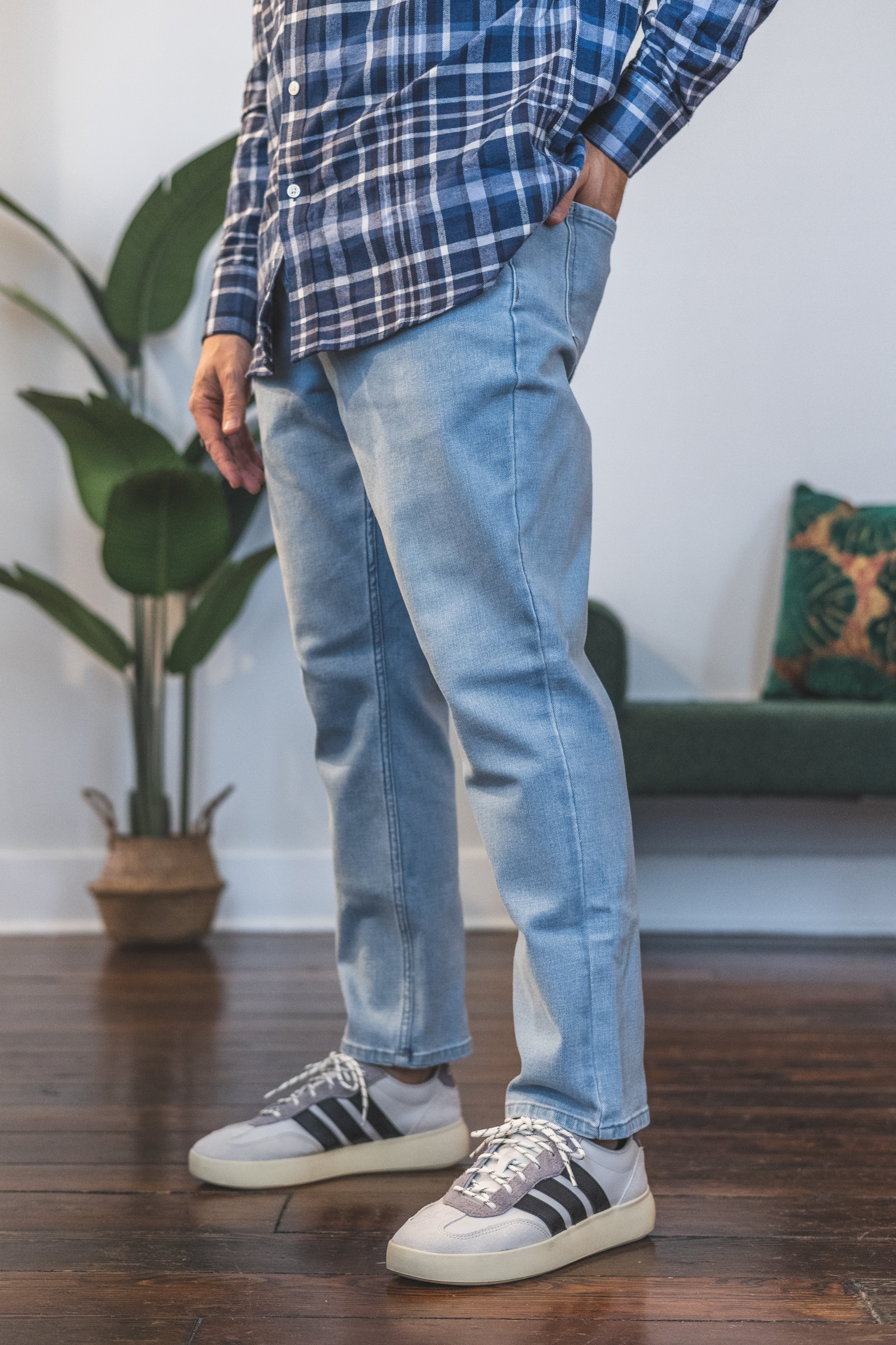 Straight Fit Stretch Jeans Light Wash - Image 7